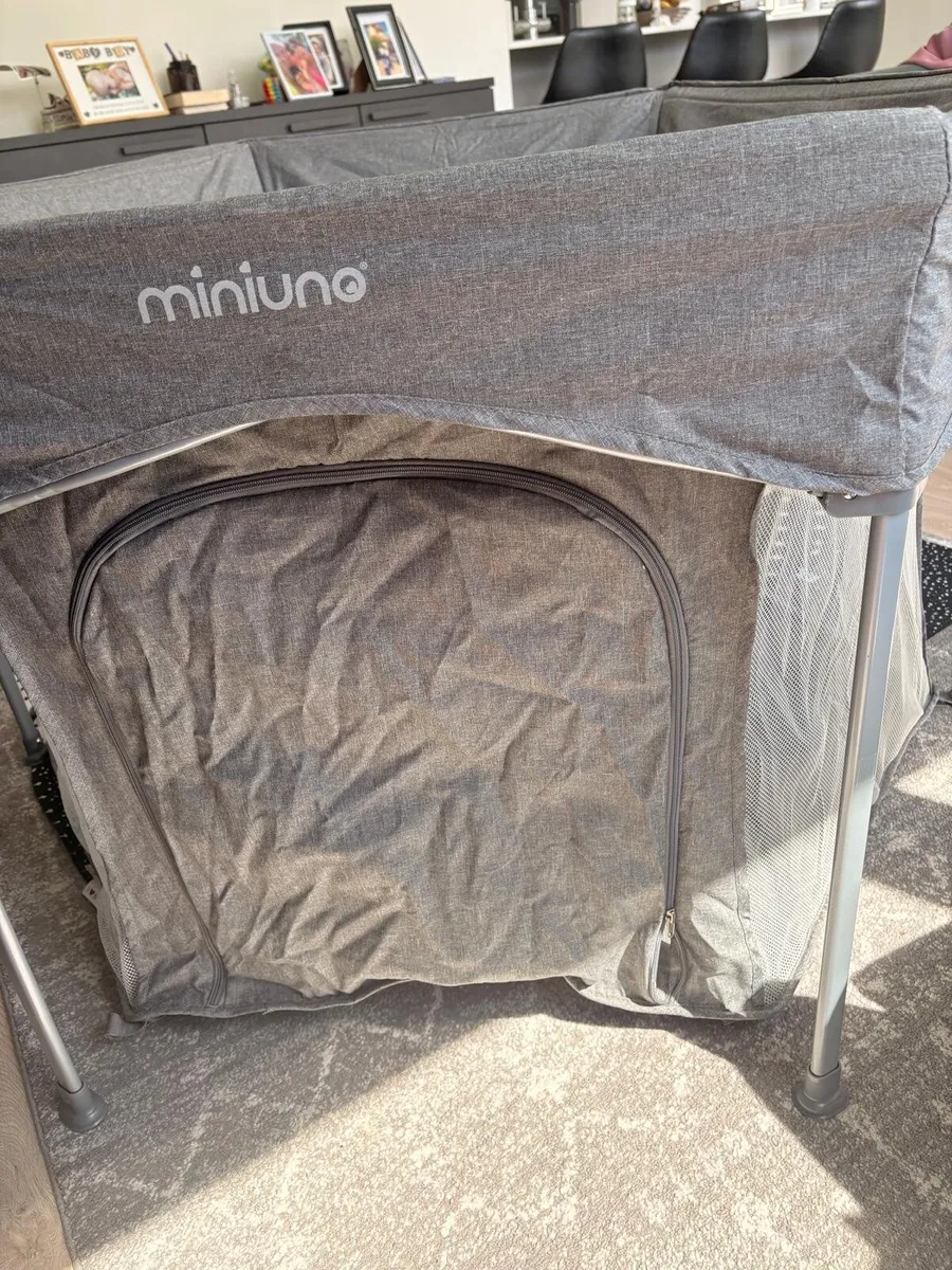 Miniuno Hexipen Folding Playpen – Great Condition - Image 3