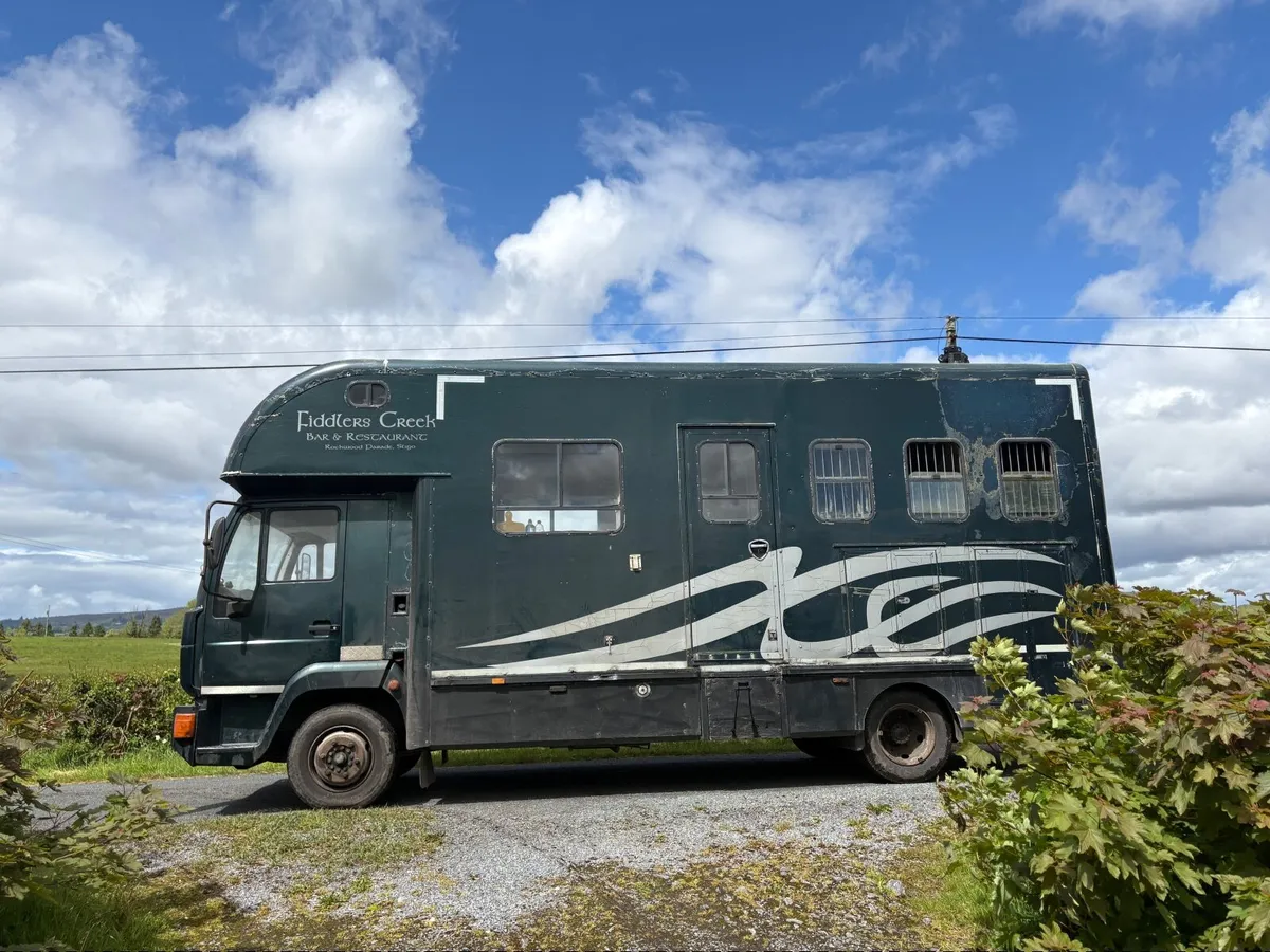 Horse lorry 99 Stunning Coach built - Image 4