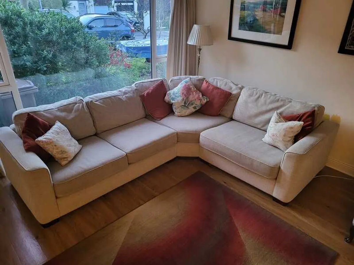 Corner couch - Image 4