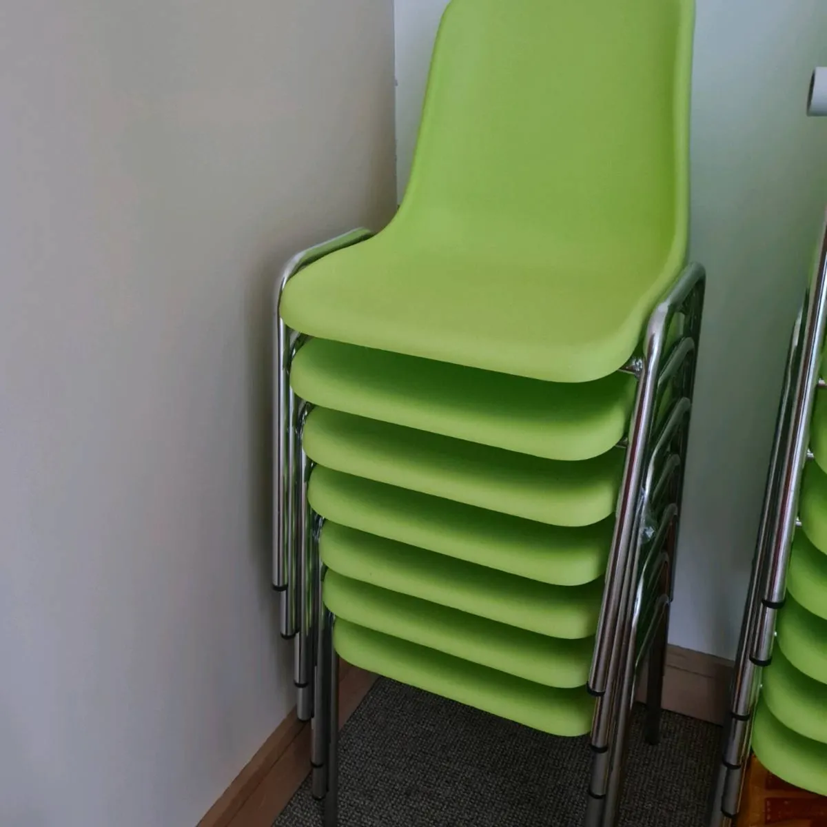 Light weight chrome stackable chairs - Image 2