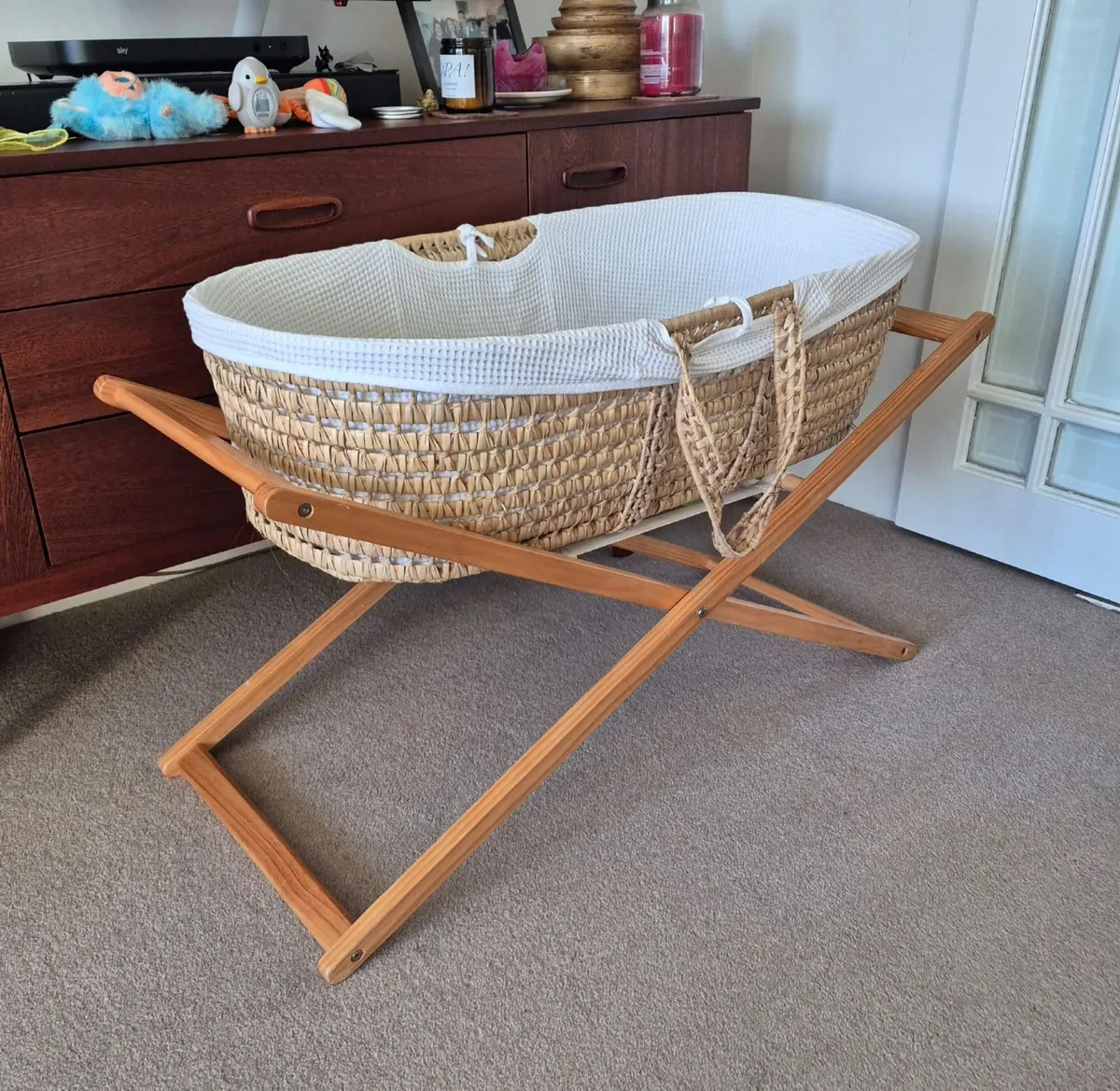 Baby Chair & Swing / Moses Basket / Baby Bath - Image 1