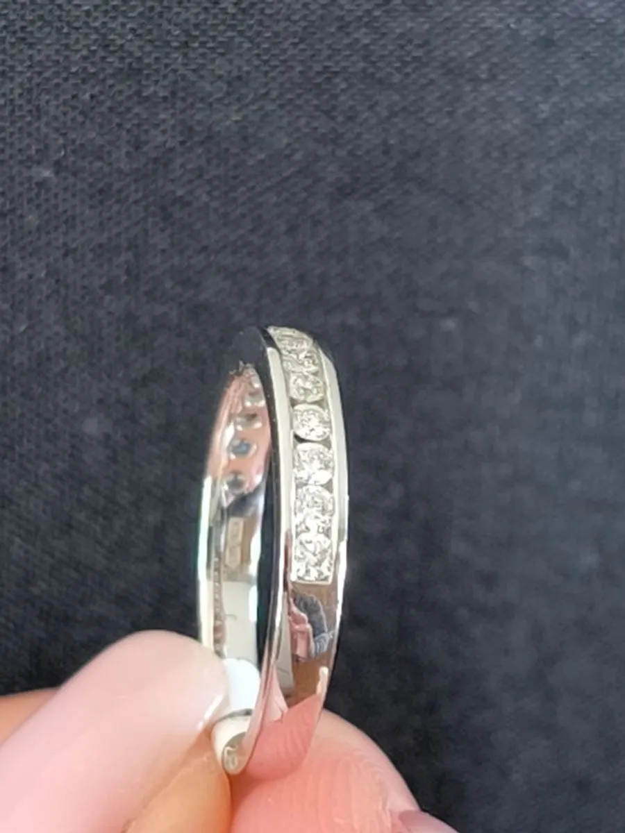 18ct diamond eternity/wedding - Image 3
