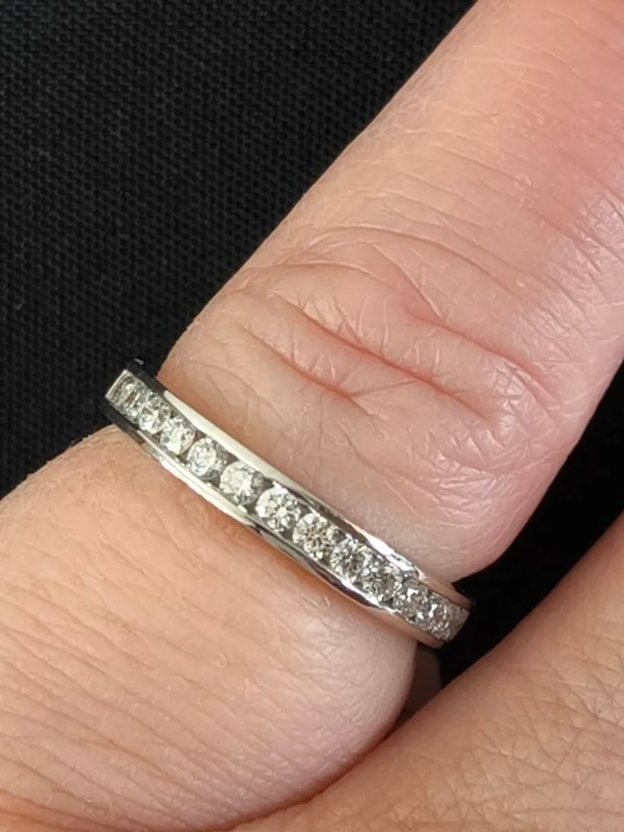 18ct diamond eternity/wedding - Image 1
