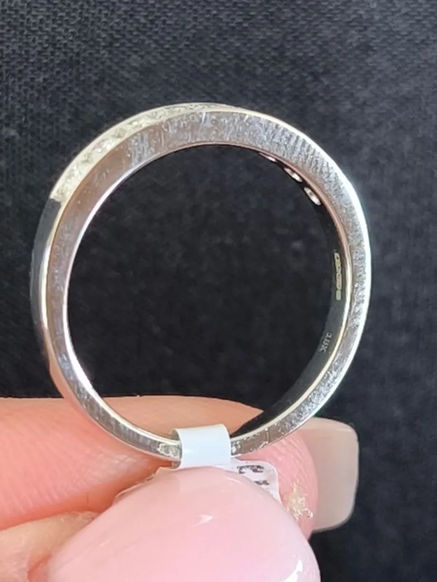 18ct white gold diamond eternity/wedding ring - Image 3