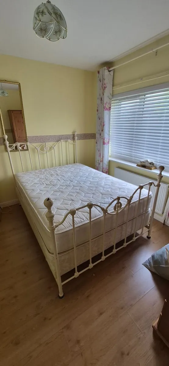 Bed - Image 2