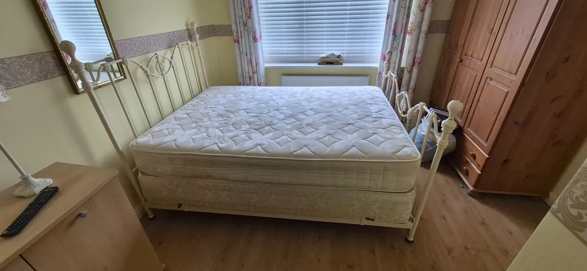 Bed - Image 3