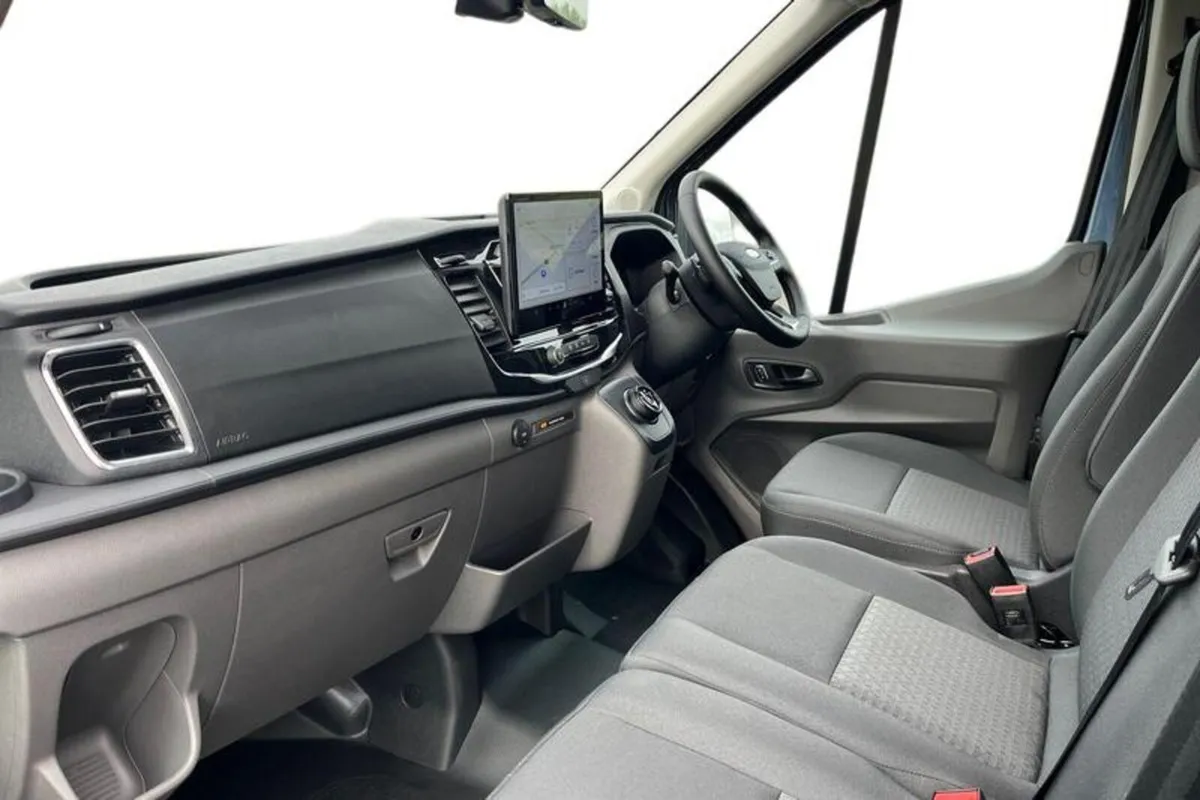Ford Transit LIMITED - Image 3