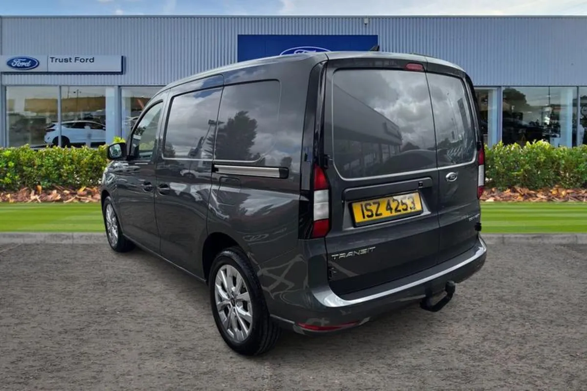 Ford Transit Connect LIMITED - Image 2