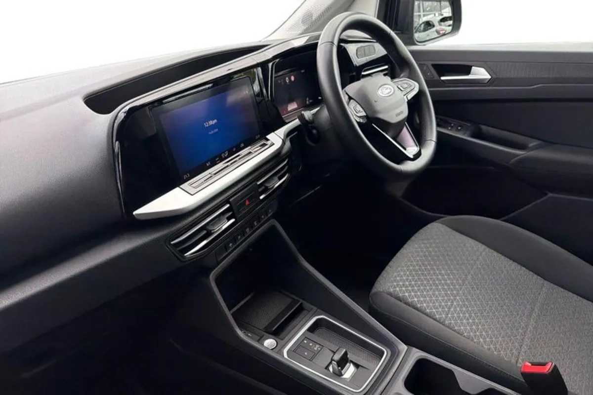 Ford Transit Connect LIMITED - Image 3