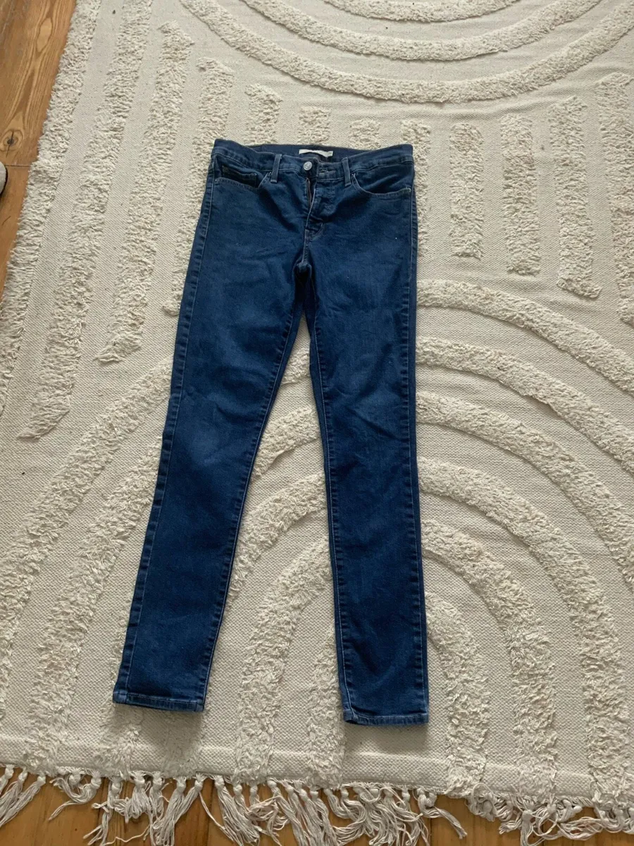 Women’s Levi jeans - Image 1