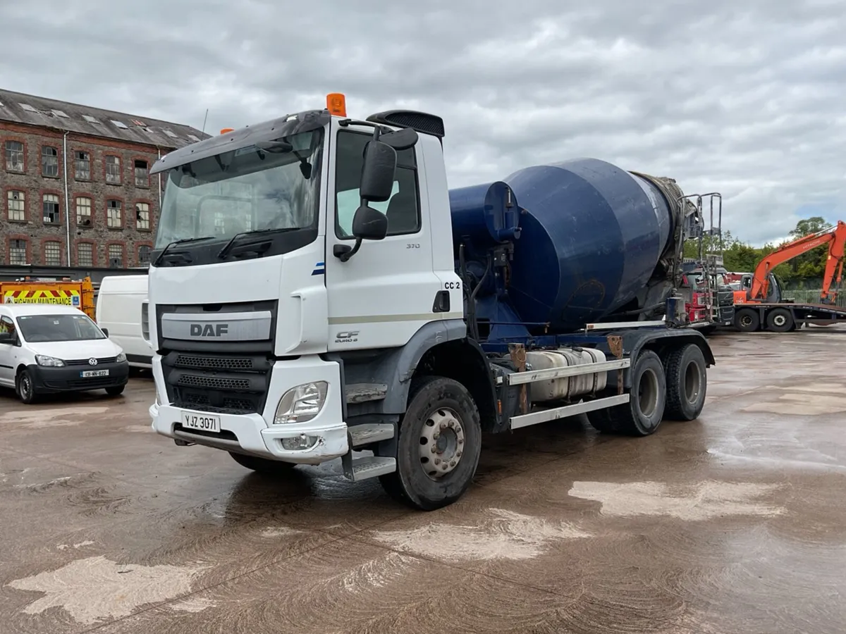 2016 DAF CF370 6x4 Mixer - Image 3