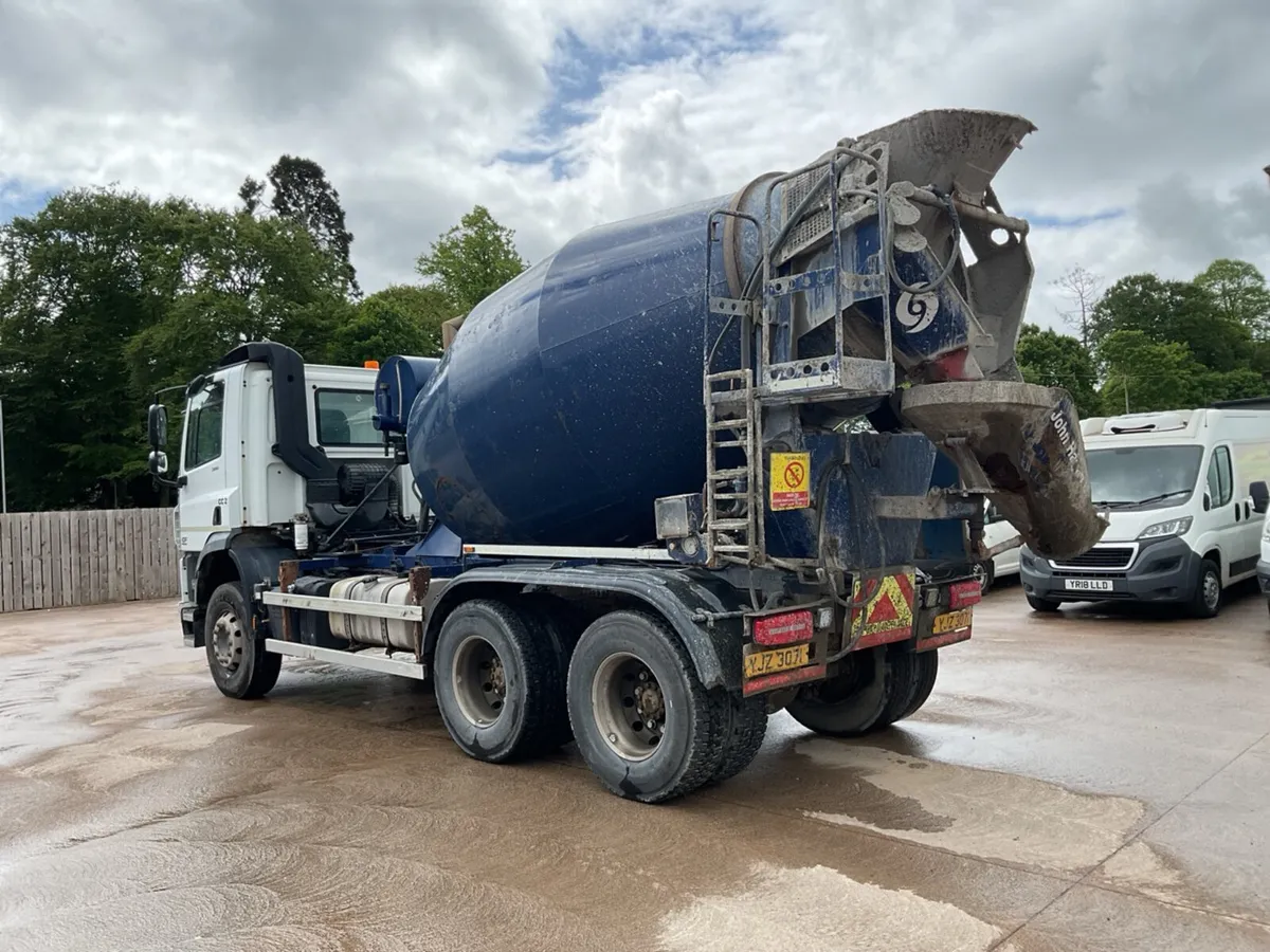 2016 DAF CF370 6x4 Mixer - Image 4