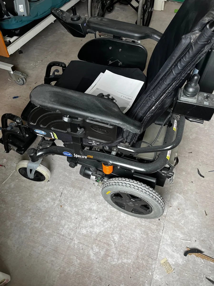 Electric wheelchair - Image 4