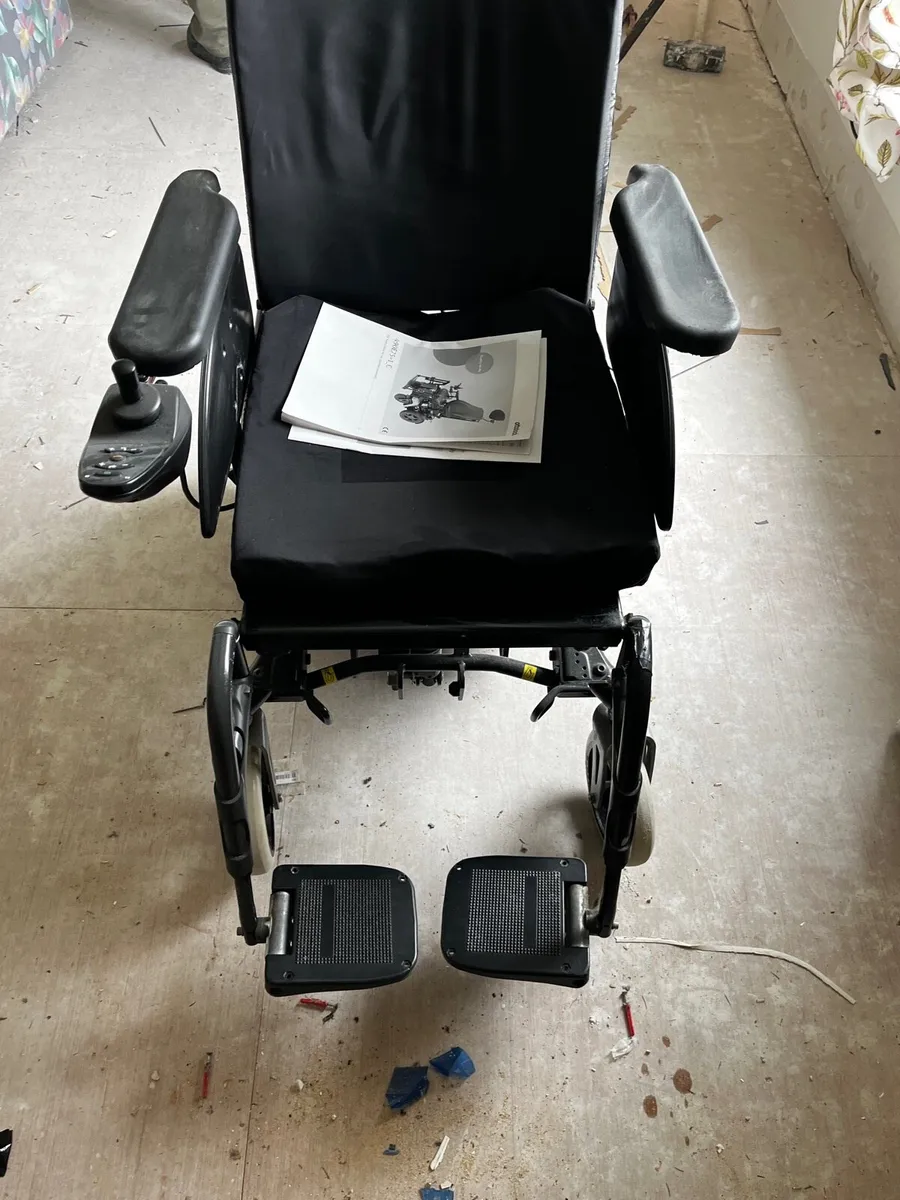 Electric wheelchair - Image 2