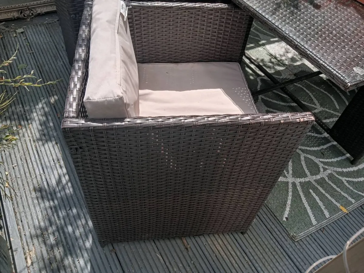 Five peice garden set - Image 2