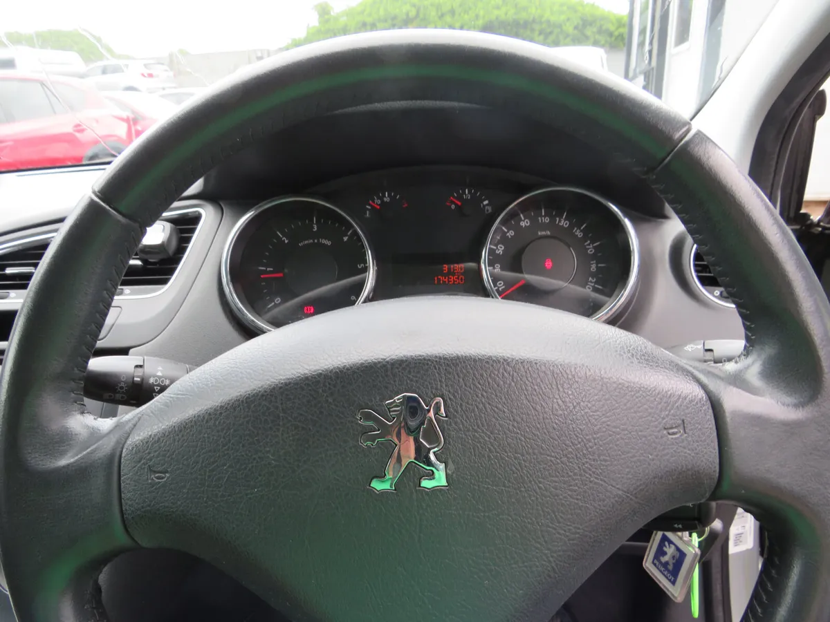 PEUGEOT 5008 7 SEATER MPV - Image 2