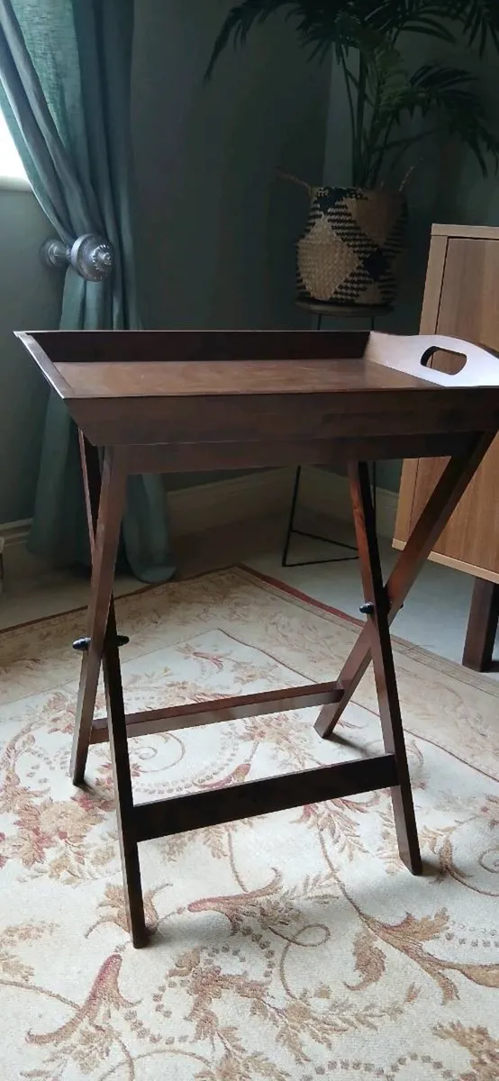 Side Table Laura Ashley - Image 1