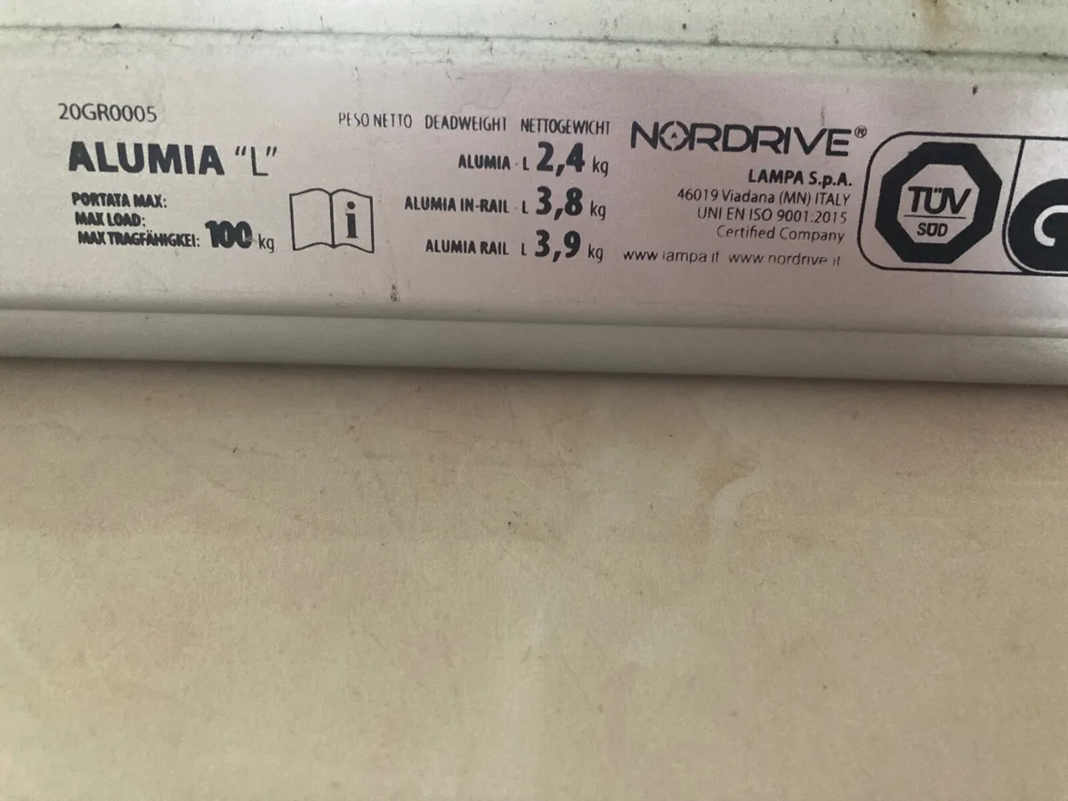 Nordrive Alumia silver aluminium roof rack - Image 3