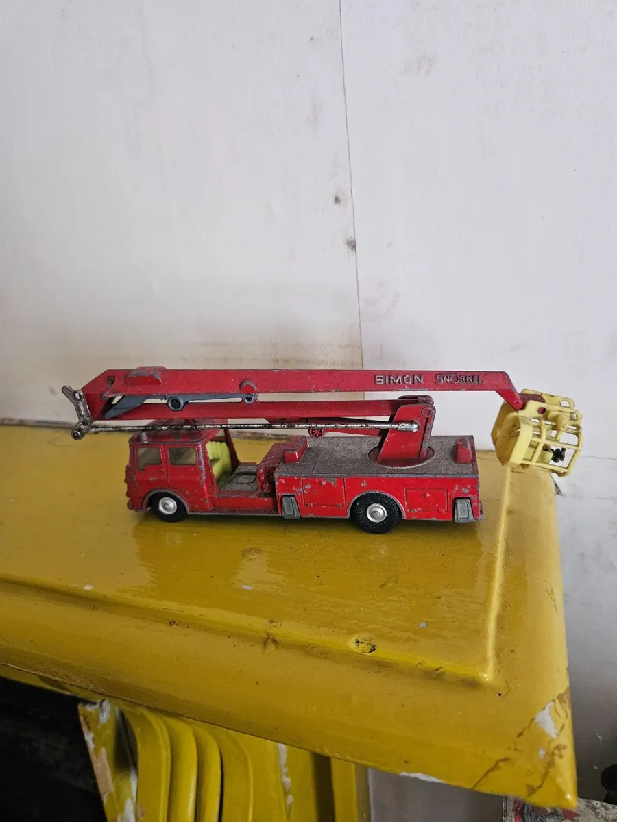 Corgi 1970's Fire Engine - Image 2