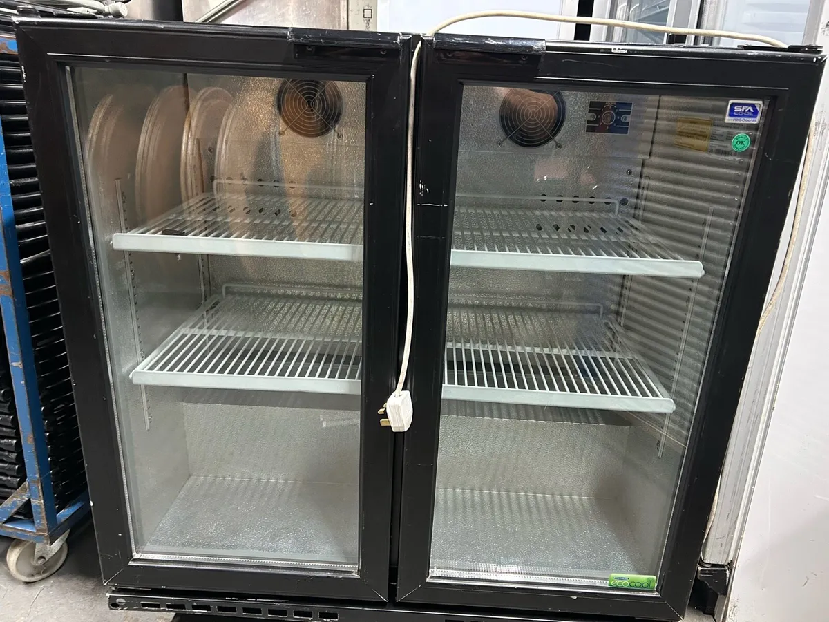 Bottle cooler glass door