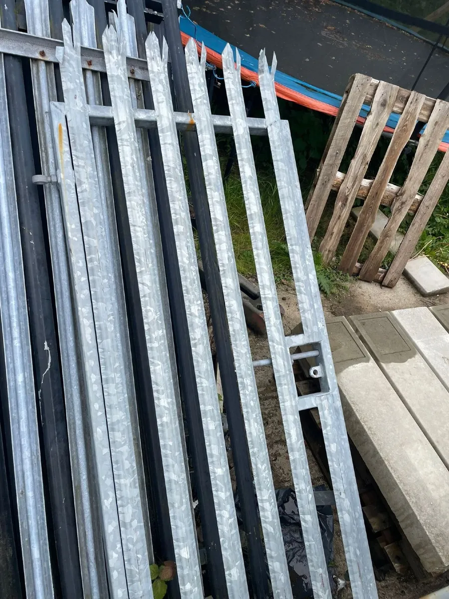 Security \Palisade Gate - Image 4