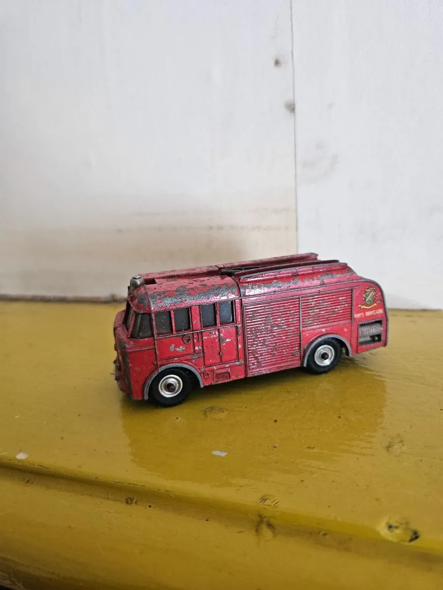 Dinky 1950's Fire Engine - Image 1