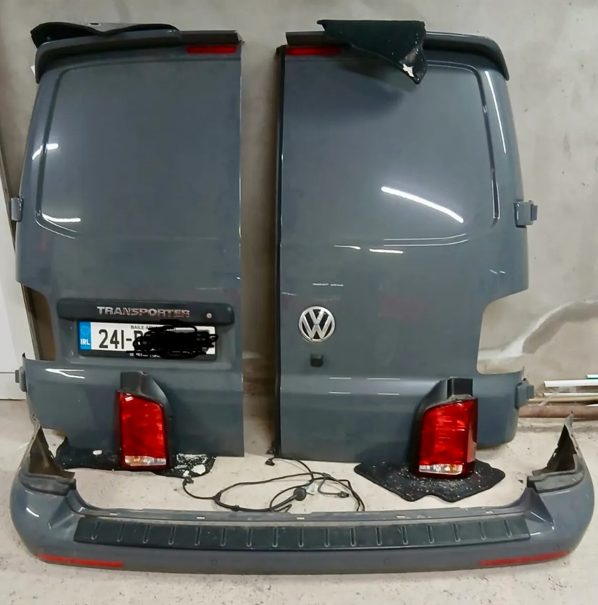 Volkswagen transporter complete set of barn doors - Image 2