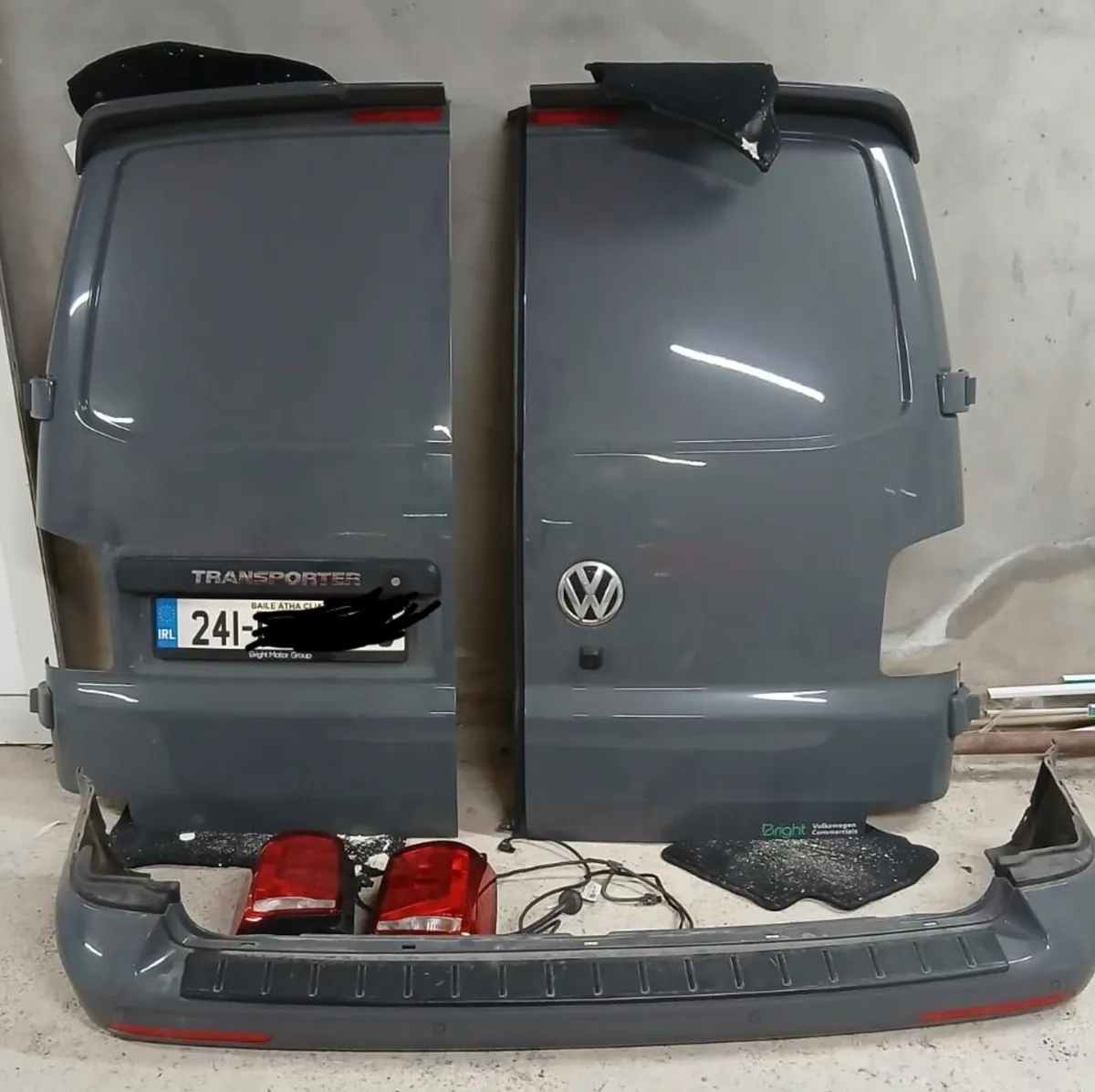 Volkswagen transporter complete set of barn doors - Image 3