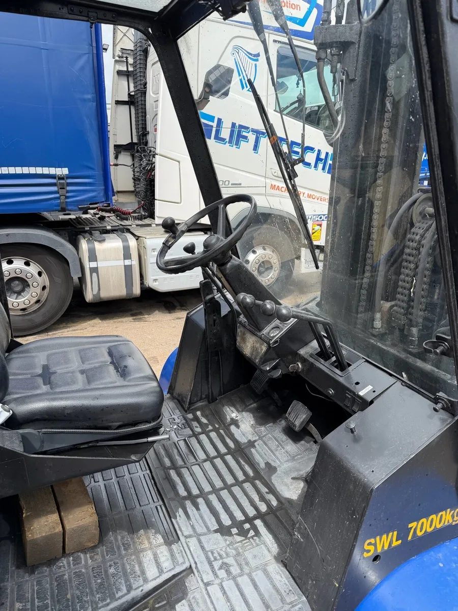 7 ton Hyster - Image 3