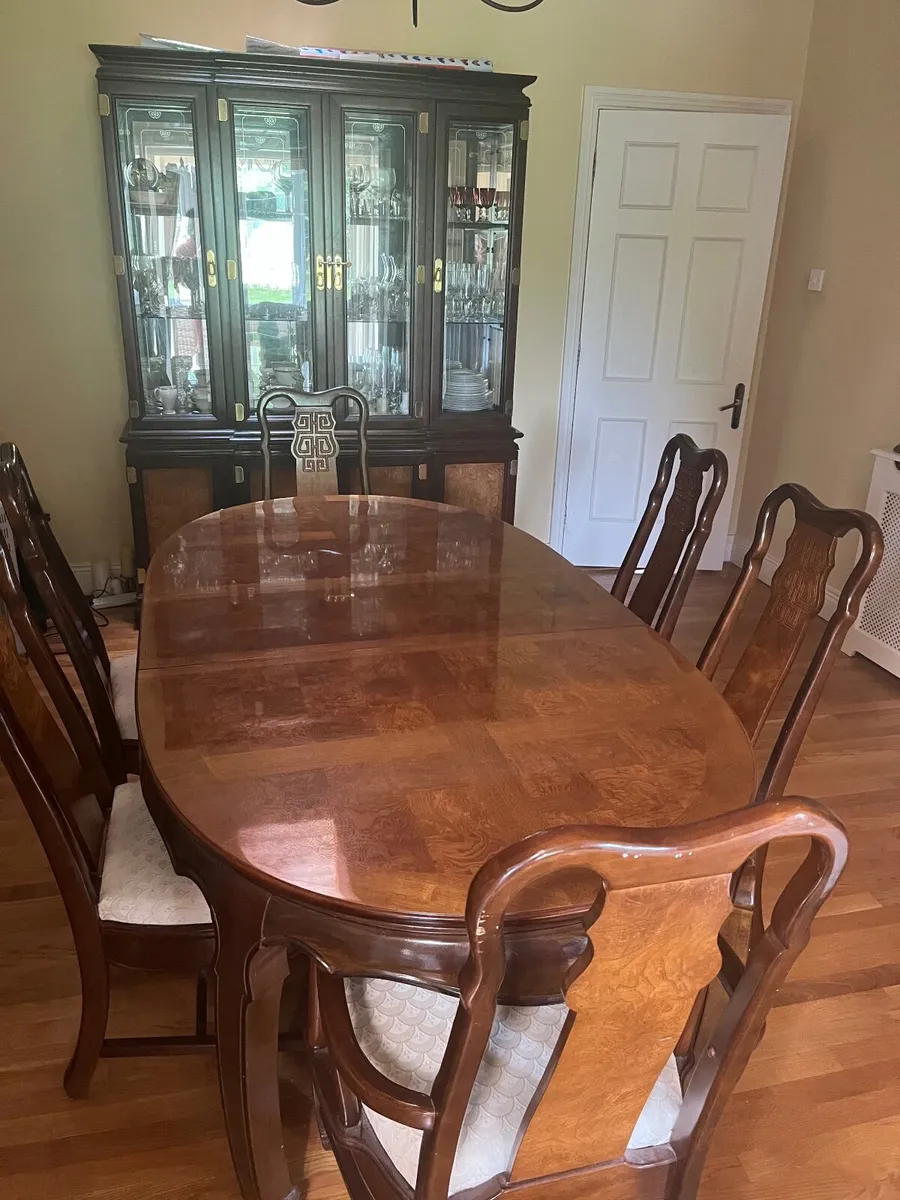 Dining table, 6 chairs  and matching cabinet - Image 1