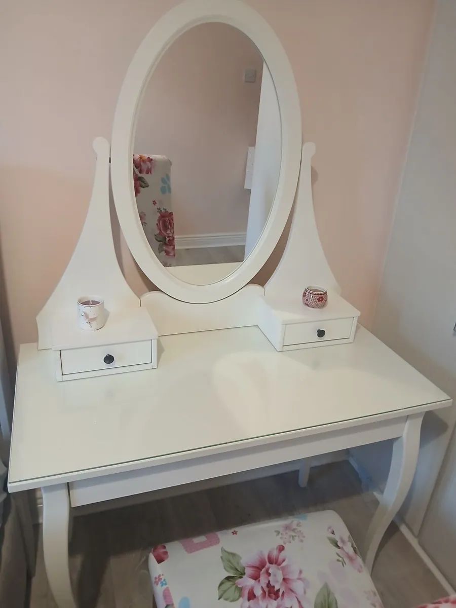 Vanity Table - Image 4