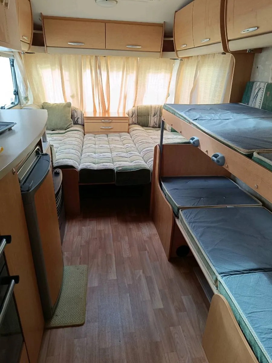 Caravan - Image 4