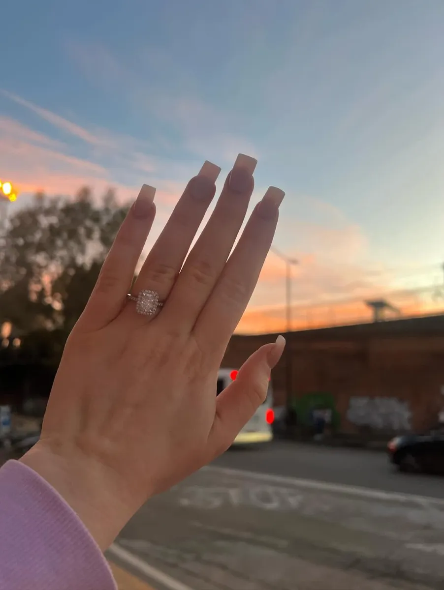 Engagement ring - Image 1