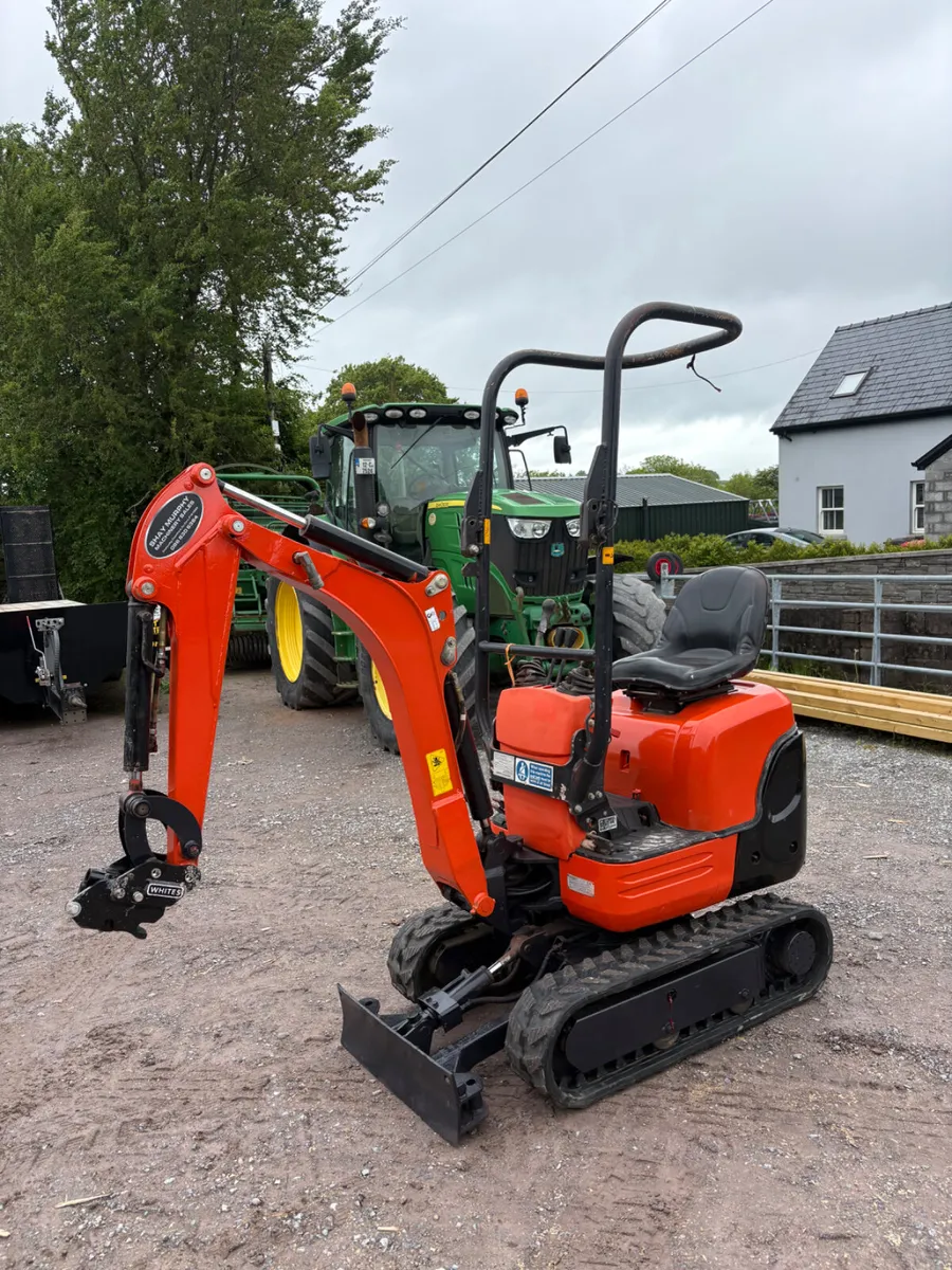 Kubota k008-3 Micro digger - Image 1