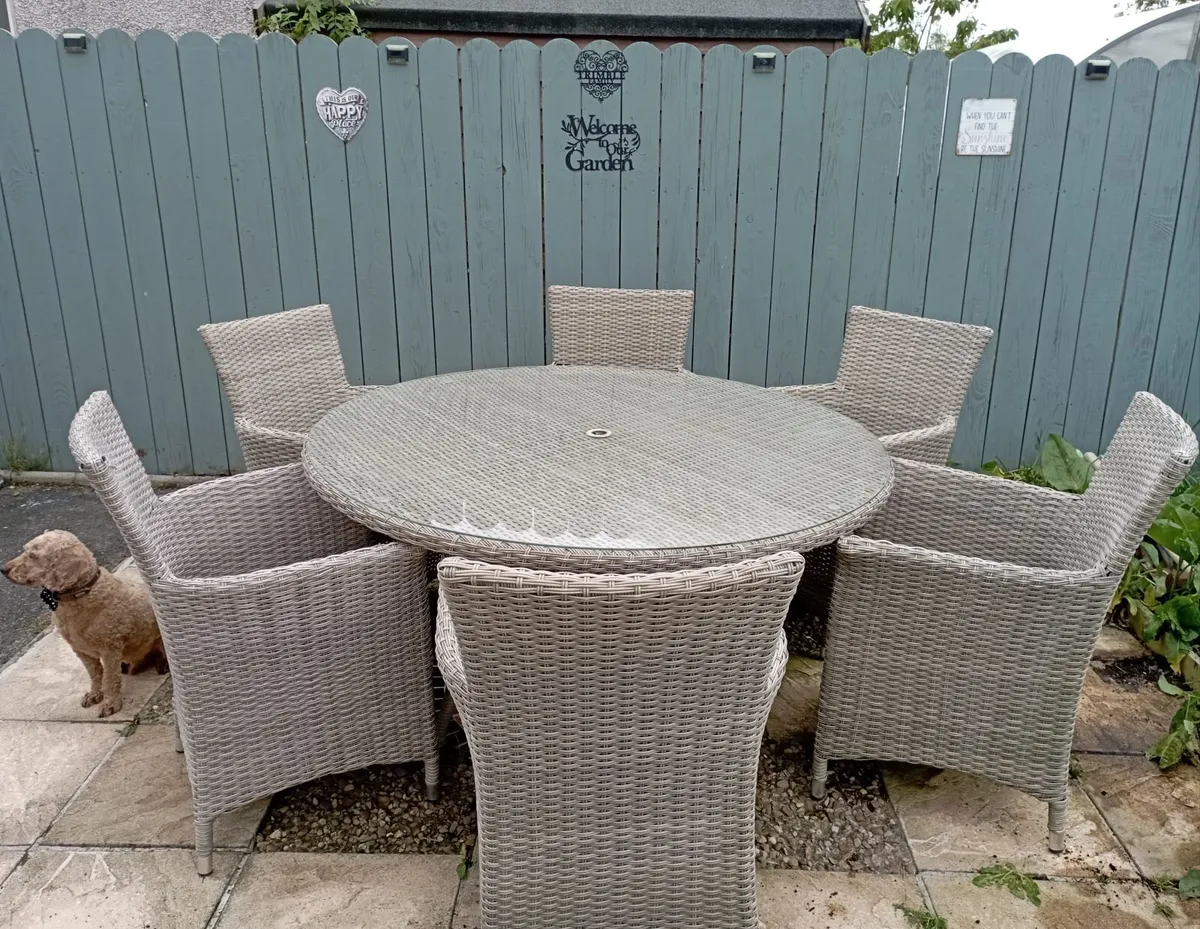 Patio table and chairs - Image 2