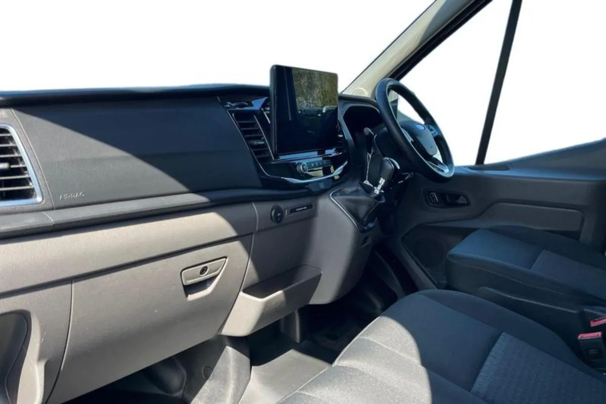 Ford Transit LIMITED - Image 3