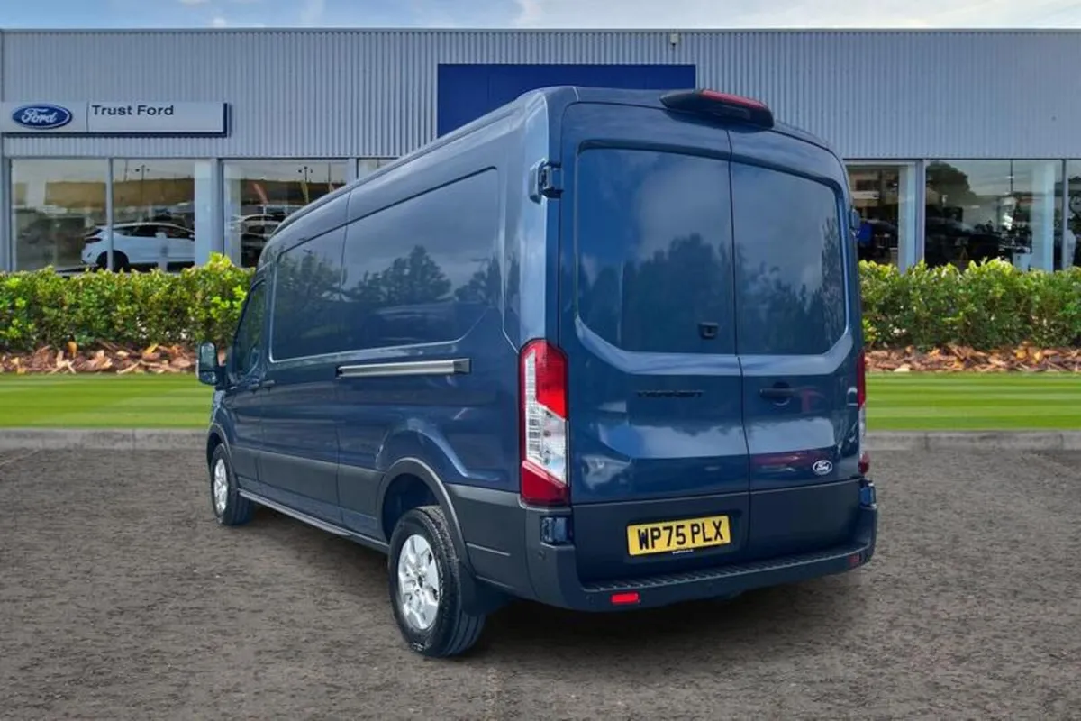 Ford Transit LIMITED - Image 2