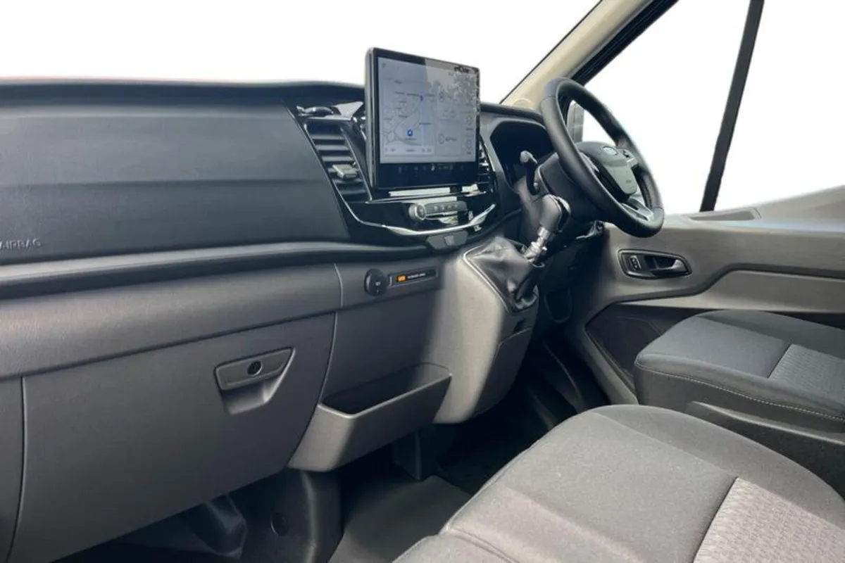 Ford Transit LIMITED - Image 3