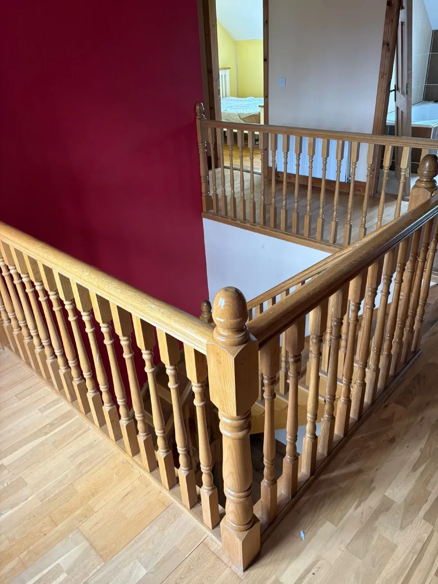 Solid Oak Staircase – Excellent Condition - Image 3
