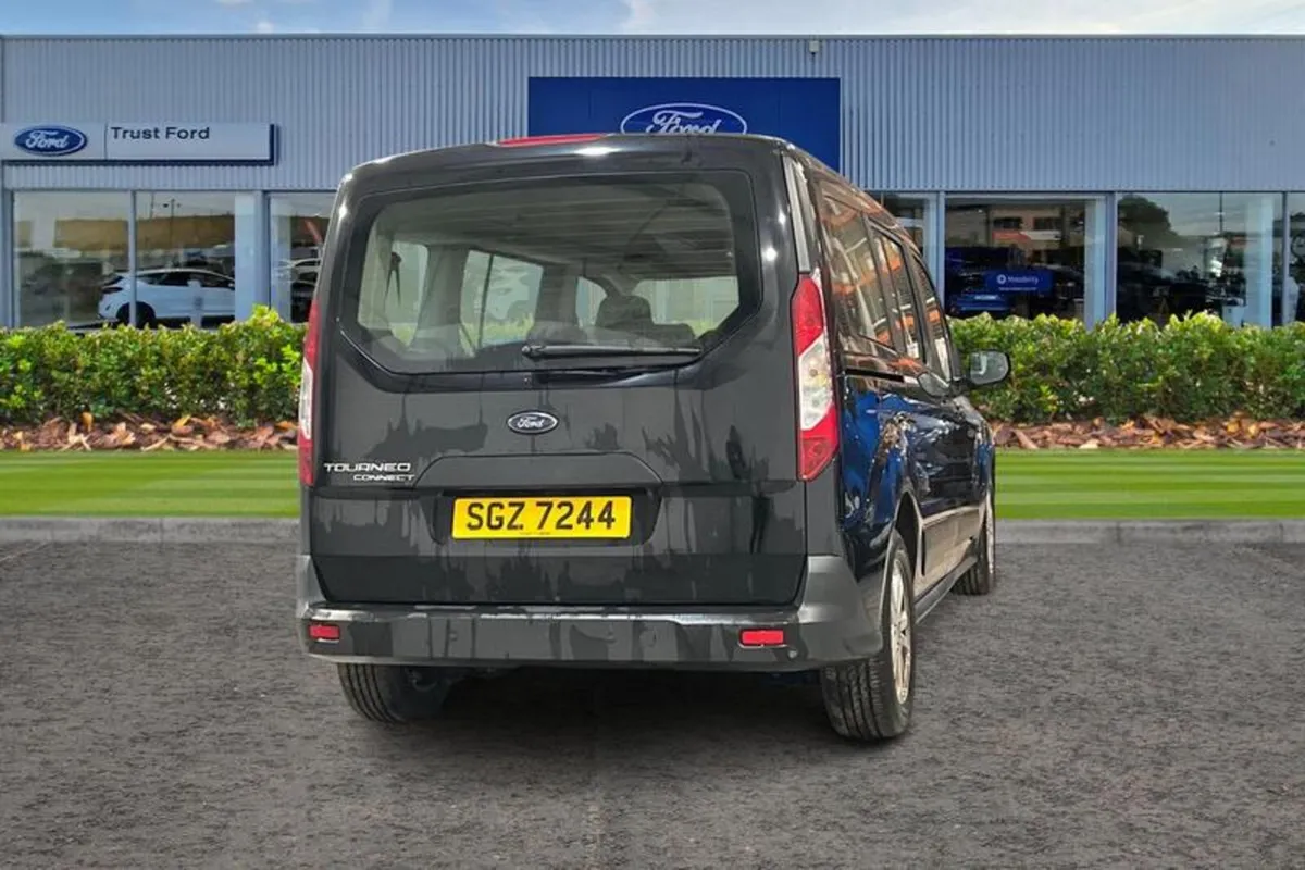 Ford Tourneo Connect 1.5 EcoBlue Zetec MPV 5dr Die - Image 4