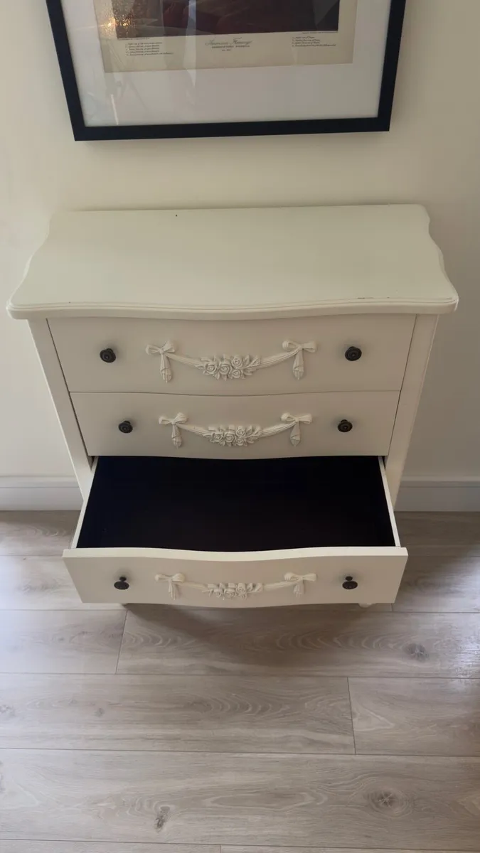 Toulouse Wide 4 Drawer Chest White - Image 4