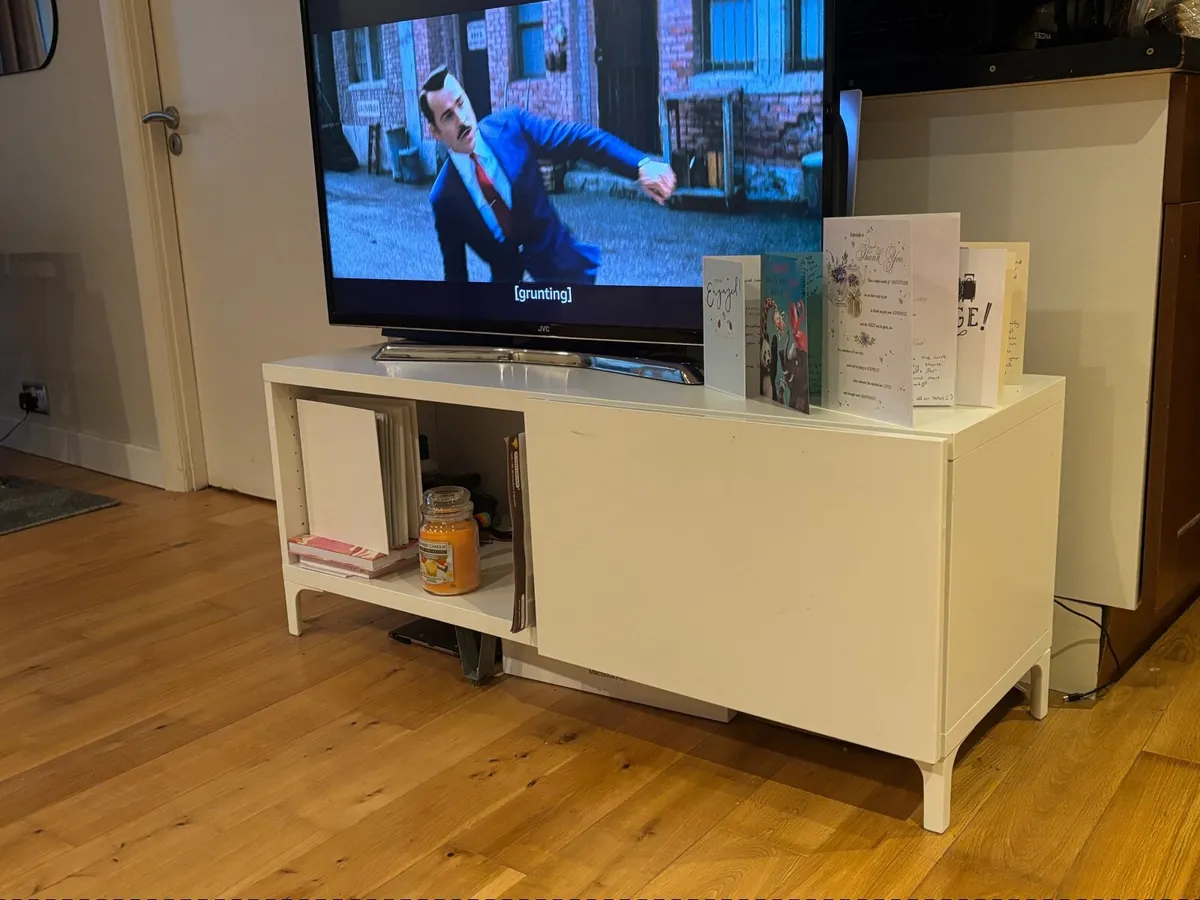 Tv stand
