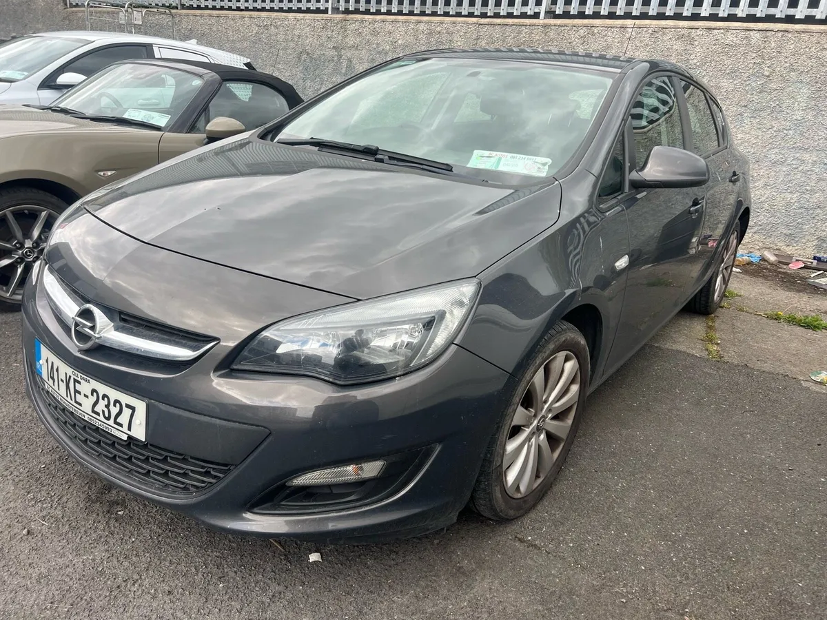 2014 Opel astra (non start) - Image 2