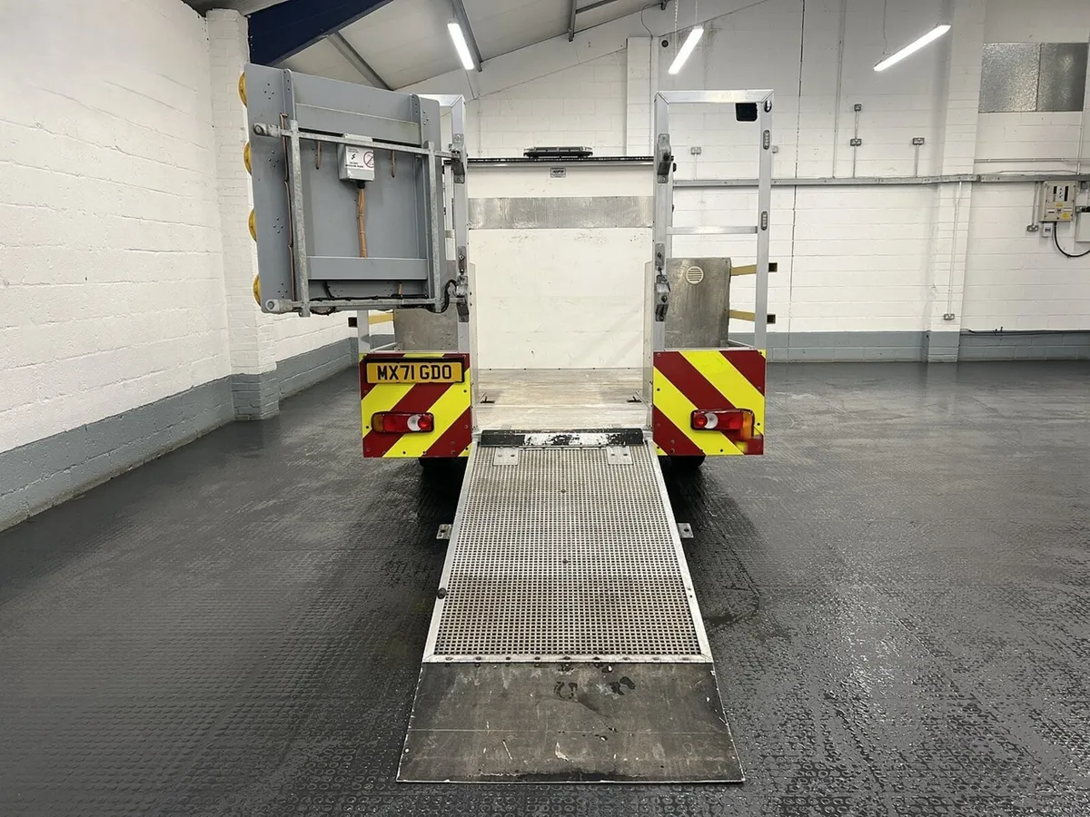 2022 Peugeot Boxer Dropside Van - Image 3