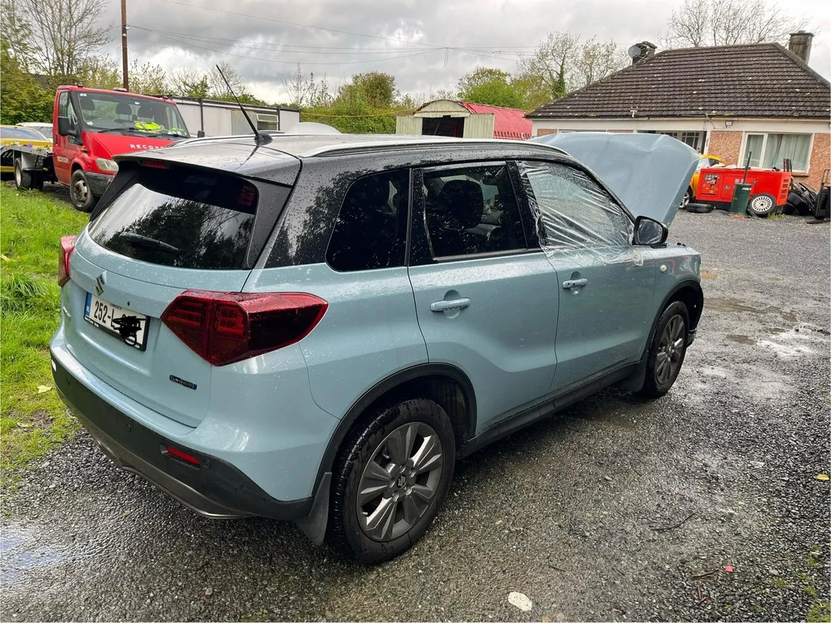 2025 Suzuki vitara hybrid automatic - Image 3