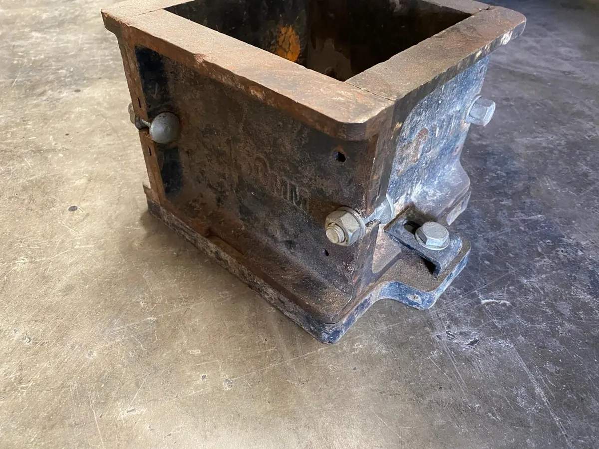 150mmConcrete Test Cube Mould - Image 2