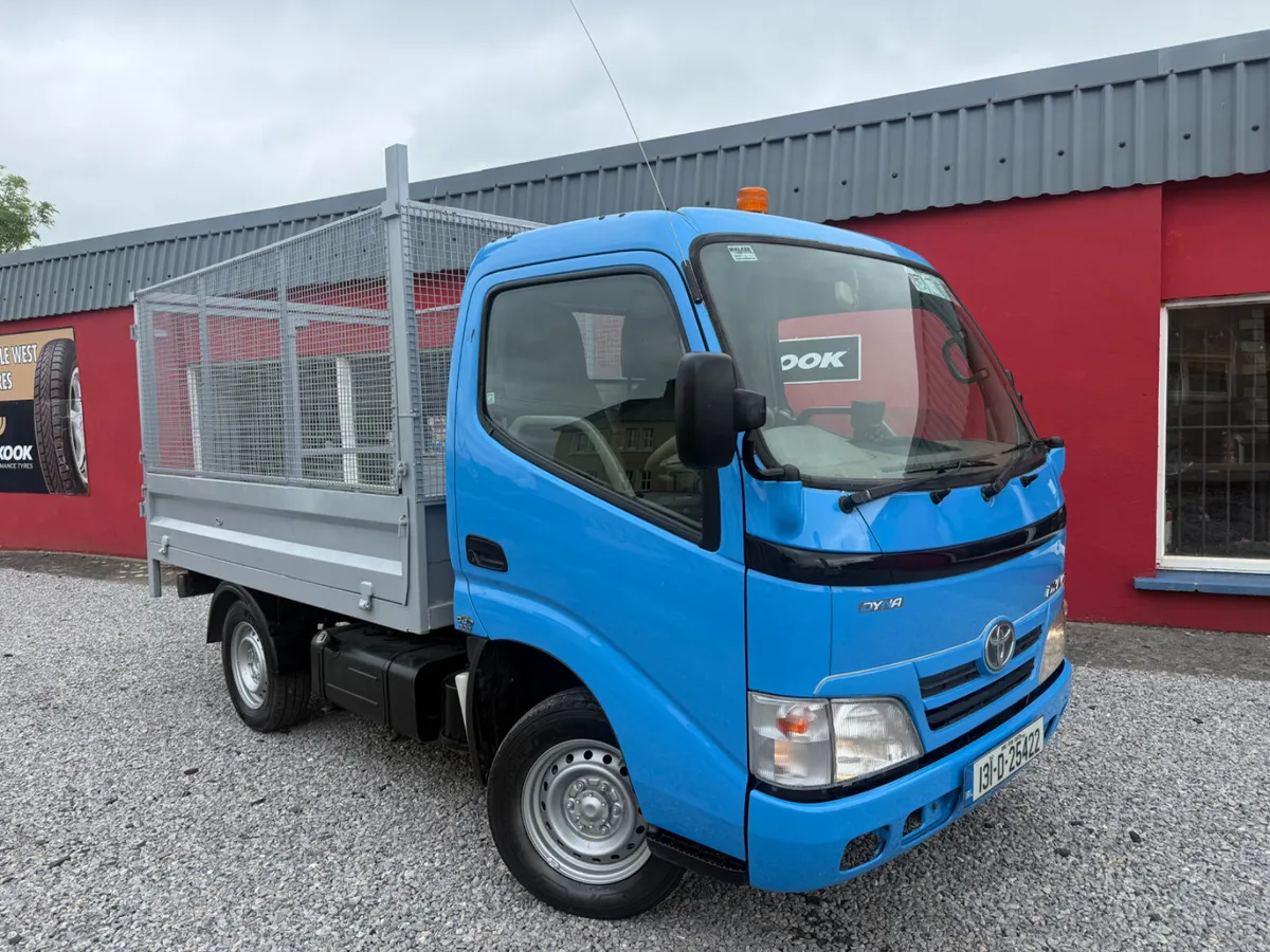 Toyota Dyna 2013 Tipper LOW KMS - Image 2