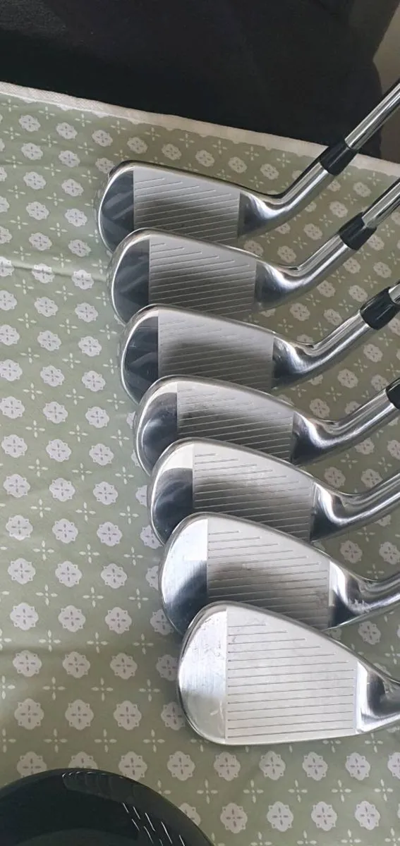 BRAND NEW TITLEIST T300 IRONS - Image 2