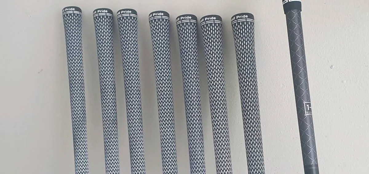 BRAND NEW TITLEIST T300 IRONS - Image 4