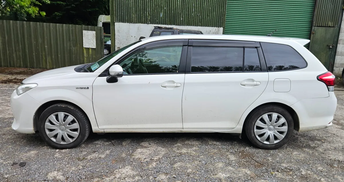Toyota Corolla Fielder 2016 1.5petrol Automatic - Image 3